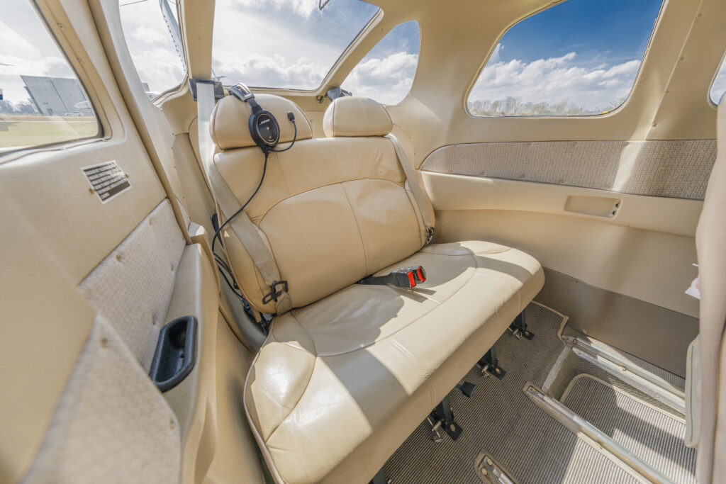 Privatjet in Bayern mieten und eine tolle Aussicht aus den Fenstern genießen