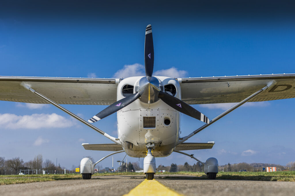 Our aircraft Cessna206 D-ELME