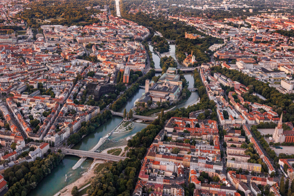 Alpenrundflug München und die Isar in München