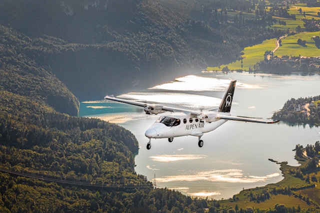 Rundflug ab München mit ALPEN AIR Flugzeug über See und Alpenvorland