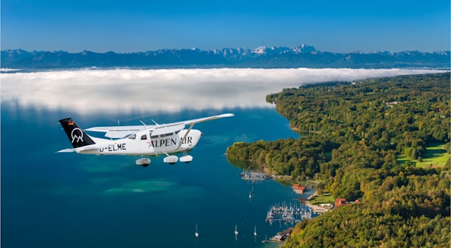 Heiratsantrag Neuschwanstein mit ALPEN AIR Flug über See und Alpenpanorama