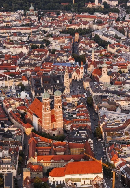 Geschenk zum Schulabschluss mit einem Rundflug über München