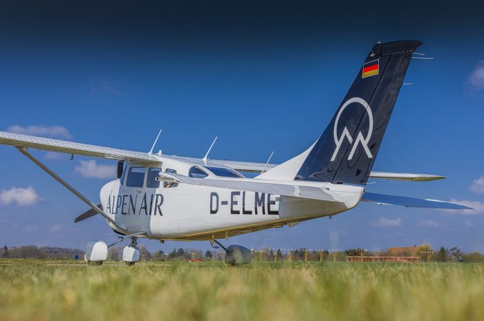 Cessna 206 perfect for sightseeing flights